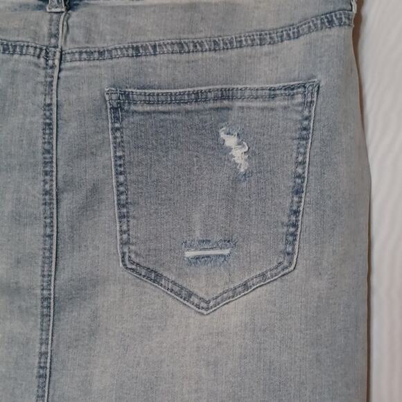 Dollhouse Denim Distress Jeans Skirt With Silver & Pearly Beads. Size 20 - Picture 8 of 16